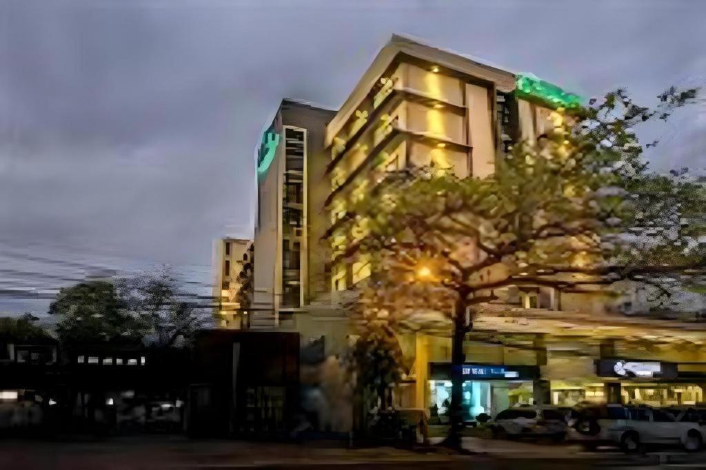 Sequoia Hotel Quezon City Exterior photo