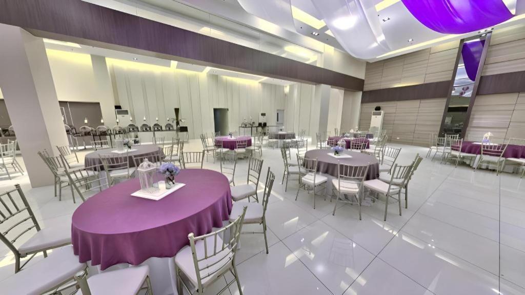 Sequoia Hotel Quezon City Exterior photo