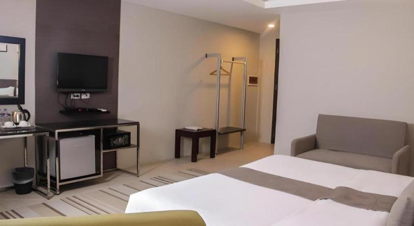 Sequoia Hotel Quezon City Exterior photo