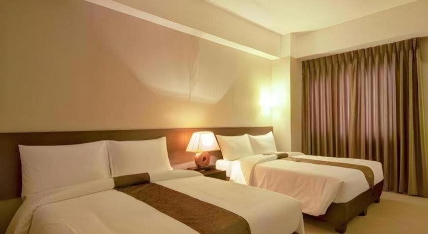 Sequoia Hotel Quezon City Exterior photo